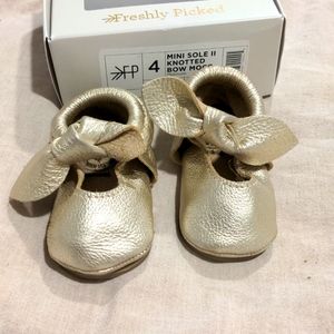 EUC Gold Bow Mini Sole II Moccasins